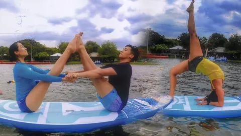 ฉีกทุกกฎเกณฑ์ "โยคะโต้คลื่น"