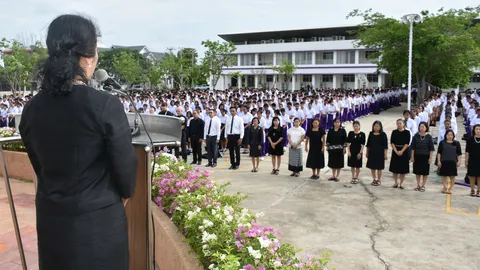 เพื่อนและครู ไว้อาลัยแด่ น้องโจ นร.แลกเปลี่ยน ผู้ล่วงลับหน้าเสาธง (คลิป)