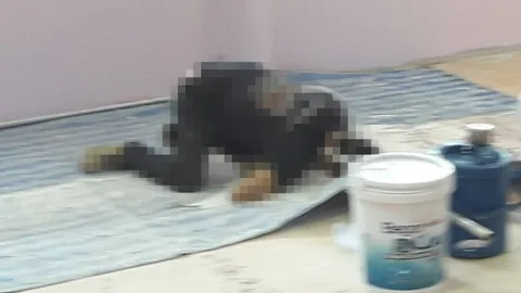 ยิงกันในโรงเรียนอนุบาล ช่างทาสีนั่งคุกเข่าดับคาห้อง สงสัยฝีมือคนงานฝ้า