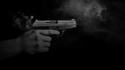 คนร้าย ดักยิงถล่มหนุ่ม คาฟอร์จูนเนอร์ 6 นัด ก่อนไปตายที่รพ. 