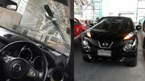 เสียบหน้ารถ