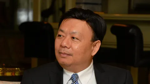 กสทช.เข่นเขี้ยวโซเชียลมีเดีย เฟซบุ๊ก-ยูทูบ-ไลน์รวยแต่ไม่จ่ายภาษี