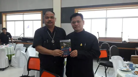 พ่อเมืองลับแล เขียนหนังสือ ‘แม่ฮ่องสอน(ไม่)ร้องไห้’ ช่วยเด็กชาติพันธุ์