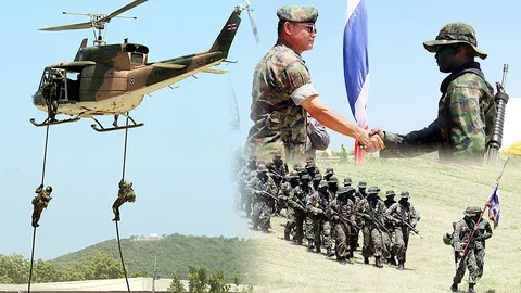 สุดยอดคน! 24 'หน่วยซีล'โรยตัวจาก ฮ.เข้าประดับเครื่องหมาย จบหลักสูตร (คลิป)