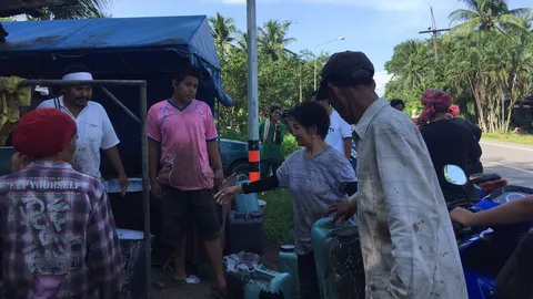 ชาวสวนเมืองตรังน้ำตาตก ราคาน้ำยางร่วง รายได้ไม่พอรายจ่าย