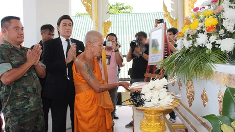 บรรยากาศสุดเศร้า เผาแล้ว 'น้องรุ้ง' เด็กถูกแม่-พ่อเลี้ยงฆ่าถ่วงน้ำ 