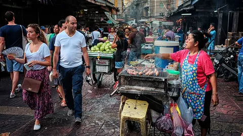 จัดหาพื้นที่ “สตรีท ฟู้ด-ฟู้ด ทรัก” คืนความสุขพ่อค้าแม่ค้าริมทาง