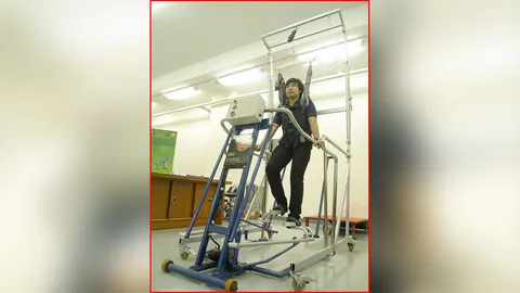 นายกฯ ส่งมอบ “ไอวอล์ก” ช่วยผู้ป่วยอัมพาตครึ่งซีก