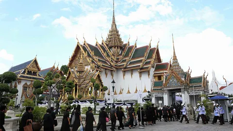 เข้มงวดนักท่องเที่ยวแต่งกายชมพระบรมมหาราชวัง