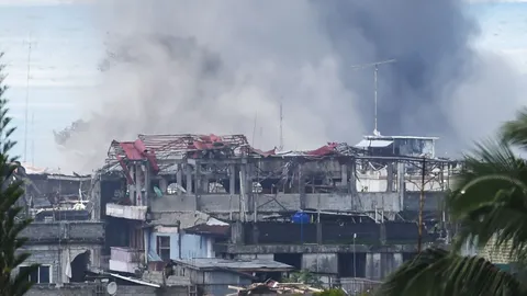 กองทัพปินส์แฉ กบฏมาราวีบังคับตัวประกันเป็นทาสกาม-ถือปืนต่อสู้กับทหาร