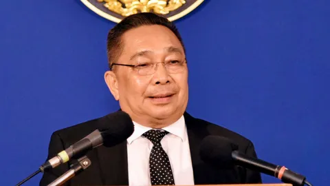 'บิ๊กเยิ้ม' ปัดไขก๊อก สปท. ซบพรรคเล็กลงเลือกตั้ง