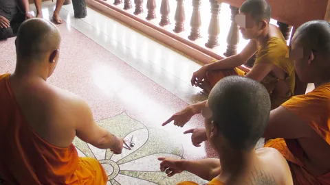 ลุยตรวจฉี่พระวัดดังด่านขุนทด เจอม่วง 4 รูป หลวงพ่อจับสึกส่งบำบัดทันที