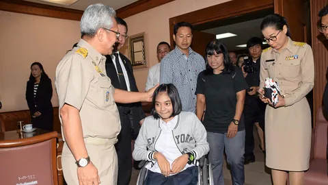 ร่วมกันช่วย คดีน้องบีม จี้ฟ้องแพ่ง ทนายความ โกงเงิน 5 ล้าน