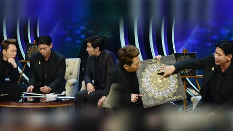 สุดทึ่ง 'นักธุรกิจร้อยล้าน' ผันตัวเองวาดยันต์บอกอดีตชาติ!