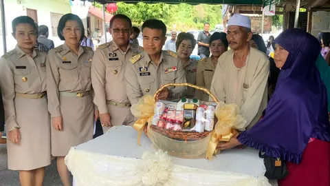 ร.10 โปรดเกล้าฯ ผวจ.ภูเก็ต เชิญกระเช้าพระราชทาน ให้ครอบครัวทหารกล้า