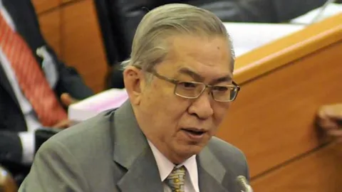 'พิเชษฐ' ลากไส้ ปชป.เปลี่ยนไป สอพลอทหารรอร่วม รบ.หนุนเซตซีโร่ทุกพรรค