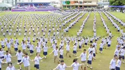 เต้นลีลาศเป๊ะเว่อร์! คลิปเด็ก ร.ร.นครสวรรค์พร้อมเพรียงโซเชียลแห่ชื่นชม