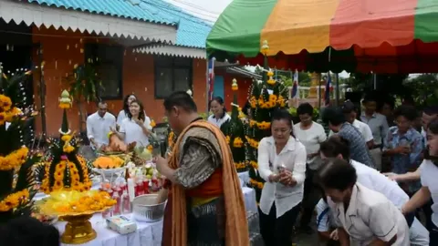 ผวาเสียงกรีดร้อง! อบต. อยุธยา จัดบวงสรวงเจ้าที่ โปรยทานลอตเตอรี่200ใบ (คลิป)