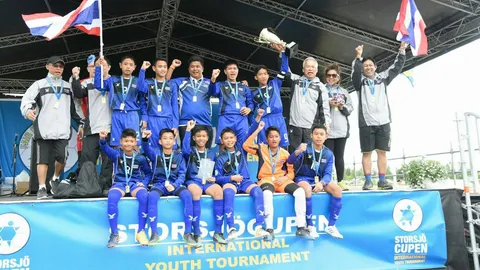 กทม. คว้า 2 แชมป์ลูกหนังเยาวชน 'สตูร์เชอร์คัพ 2017'