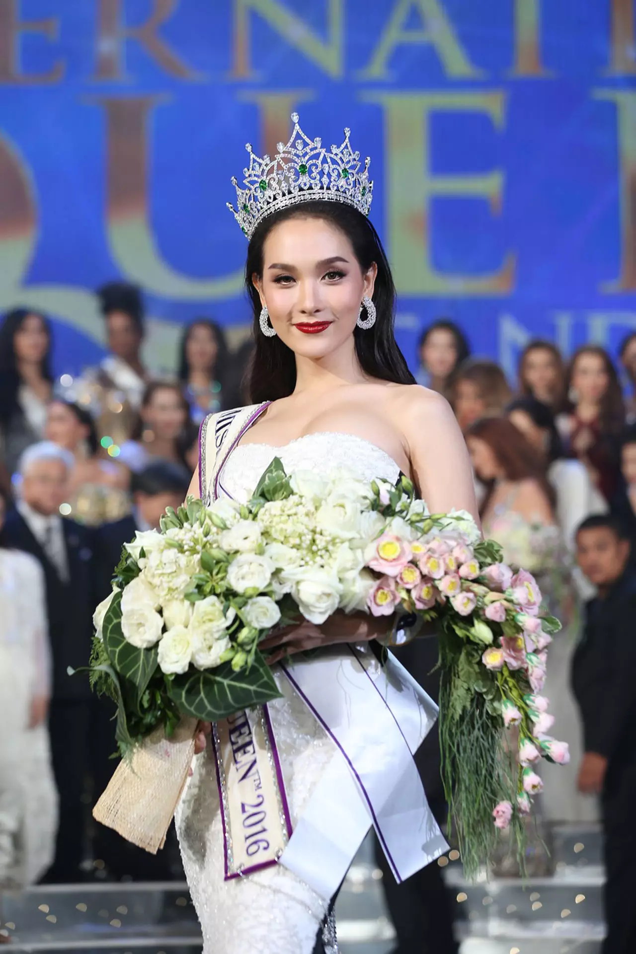 โอโห! โม จิรัชยา สวยเด็ดชนะที่ 1 Miss International Queen 2016