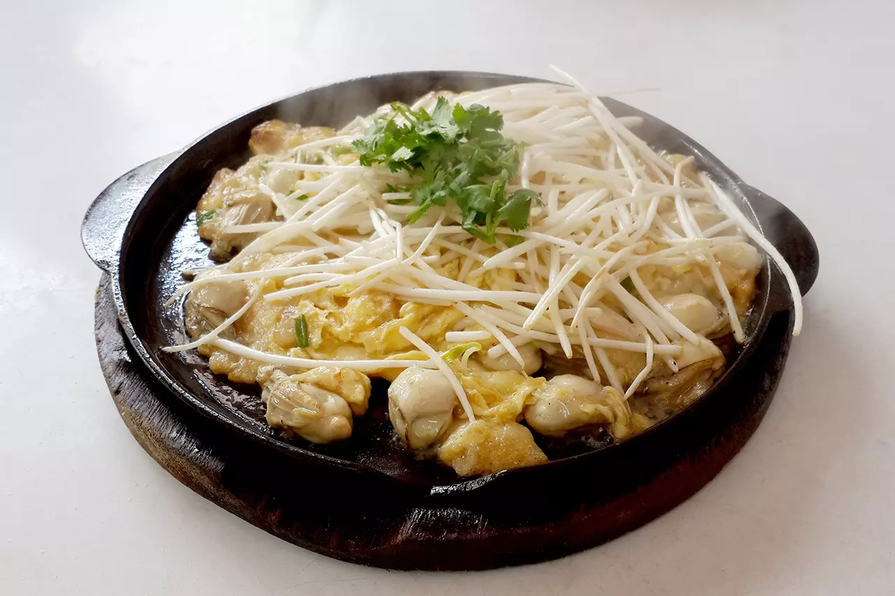 อร่อยระดับโลก! พี่ไทยติด 1 ใน 3 สตรีทฟู้ด ‘หอยทอด’ ต่างชาติบอก Yummy!