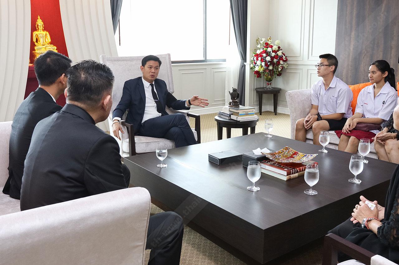บรรยากาศการพูดคุยกับ 2 ตัวแทนเด็กไทย
