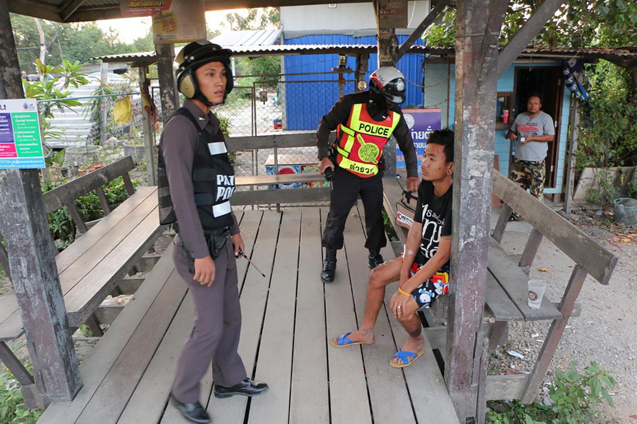 เจ้าหน้าที่ตามรวบได้ถึงห้องพัก