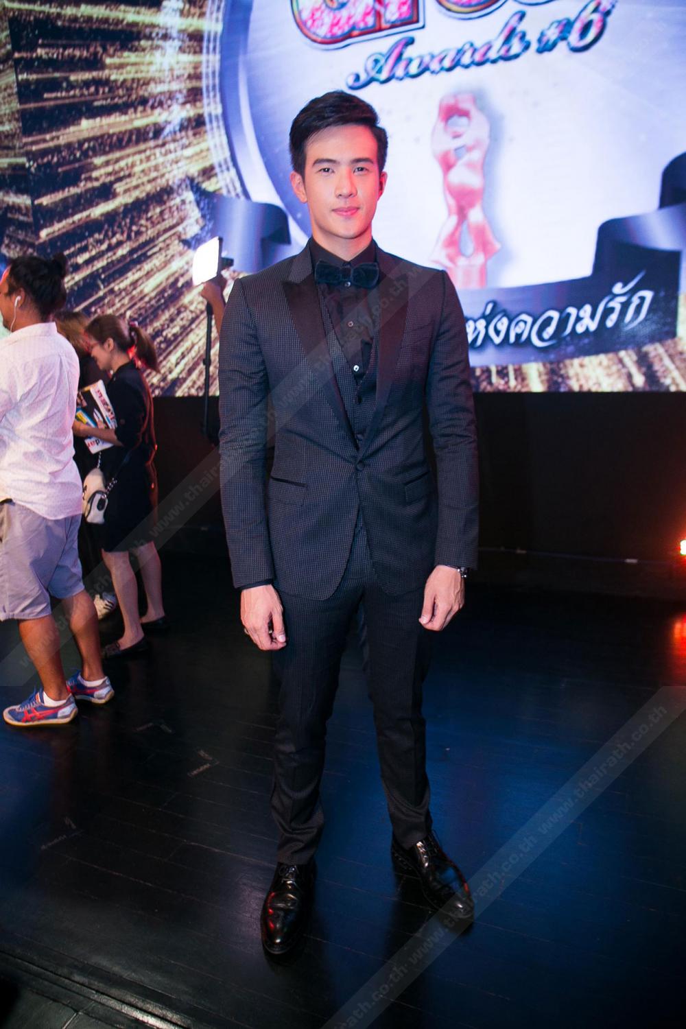 รางวัลดารานำชายสาขาละคร ที่สุดแห่งปี 2016 ได้แก่ เจมส์ มาร์ ละคร เพียงชายคนนี้ไม่ใช่ผู้วิเศษ จาก บริษัท ทอง เอ็นเตอร์เทนเม้นท์ (33 HD)