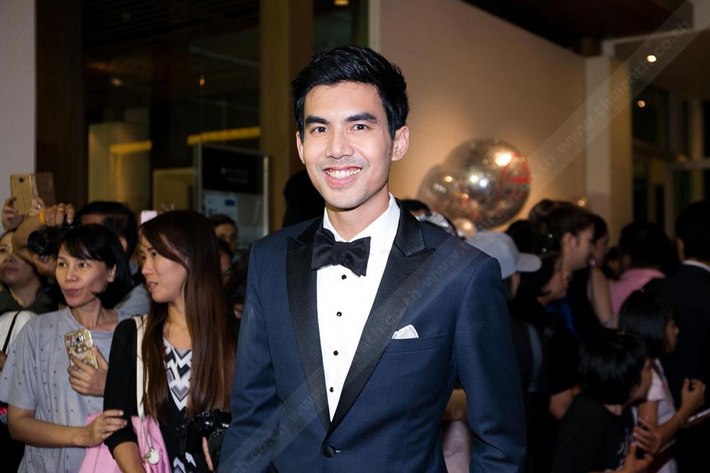 รางวัลดารานำชายสาขาภาพยนตร์ ที่สุดแห่งปี 2016 ได้แก่ เต๋อ-ฉันทวิชช์ ธนะเสวี จาก แฟนเดย์..แฟนกันแค่วันเดียว ค่าย GDH