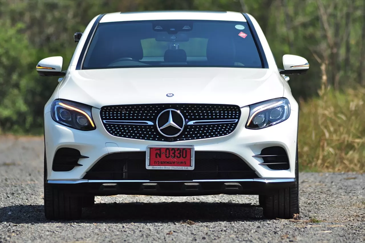 ถังเดียวเที่ยวพันกิโลเมตร MERCEDES BENZ GLC 250d COUPE AMG DYNAMIC PLUS