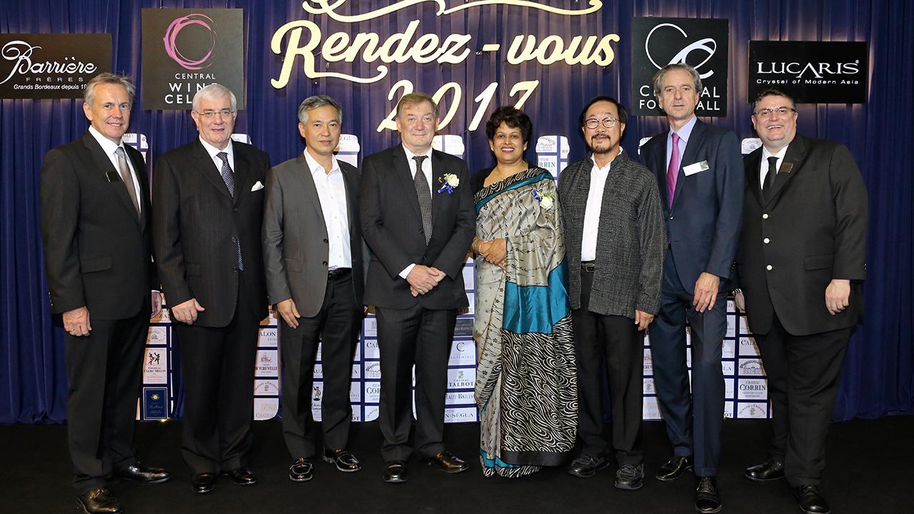 ไวน์มีคุณภาพ อลิสเตอร์ เทย์เลอร์ จัด Central Wine Cellar’s Grand Cru Wine Event : Bordeaux Rendez-vous 2017 งานแสดงไวน์ระดับโลก โดยมี สุทธิธรรม จิราธิวัฒน์, ปริญญ์ จิราธิวัฒน์, แบรนดอน โรเจอร์ และ ปาสคาล บิลโลว์ มาร่วมงานด้วย ที่เซ็นทรัลชิดลม วันก่อน.