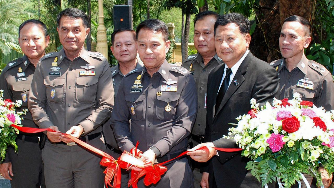 เชิญชม พล.ต.อ.เดชณรงค์ สุทธิชาญบัญชา รอง ผบ.ตร. เปิด “นิทรรศการภาพถ่าย เพื่อรำลึก ถึงพระมหากรุณาธิคุณของพระบาทสมเด็จพระปรมินทรมหาภูมิพลอดุลยเดช” จัดถึง 31 มี.ค. โดยมี พล.ต.อ.รุ่งโรจน์ แสงคร้าม มาร่วมงานด้วย ที่พิพิธภัณฑ์ตำรวจ วังปารุสกวัน วันก่อน.