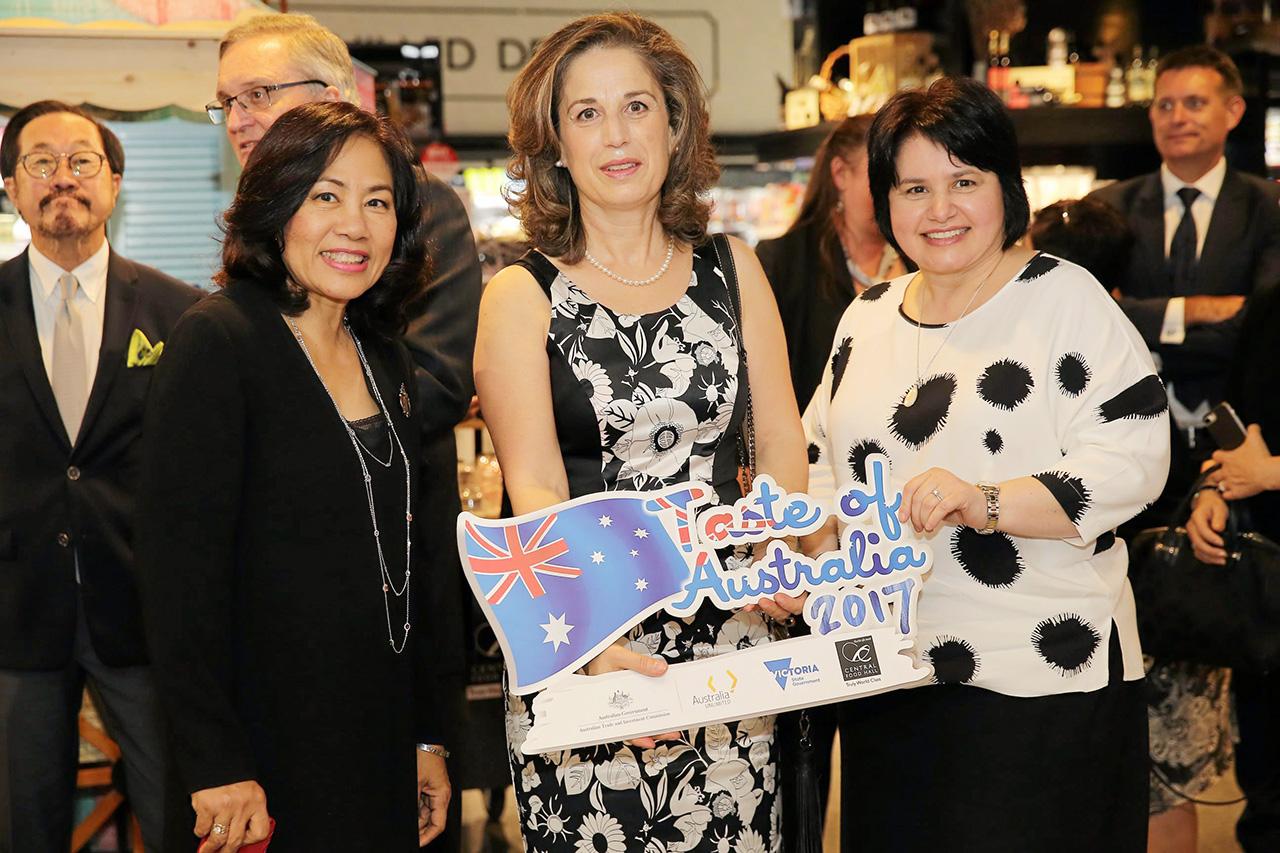 ภัทรพร เพ็ญประพัฒน์, มาดามฮานาน โรบิล-ลิอาร์ด และซูซาน คาวาติ.