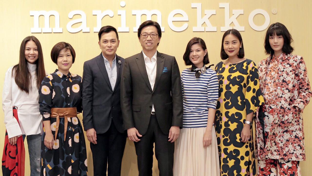 เสื้อรุ่นใหม่ ธนพงษ์ จิราพาณิชกุล จัดงาน “พรีวิวคอลเลกชั่น ฤดูใบไม้ผลิ/ฤดูร้อน 2017” โชว์แฟชั่นเสื้อผ้าของมารีเมกโกะ โดยมี ม.ร.ว.จันทรลัดดา ยุคล, พนิดา เอี่ยมศิรินพกุล, พลอย จริยะเวช และ สาวิตรี โรจนพฤกษ์ มาร่วมงานด้วย ที่ร้านมารีเมกโกะ เซ็นทรัลเวิลด์ วันก่อน.