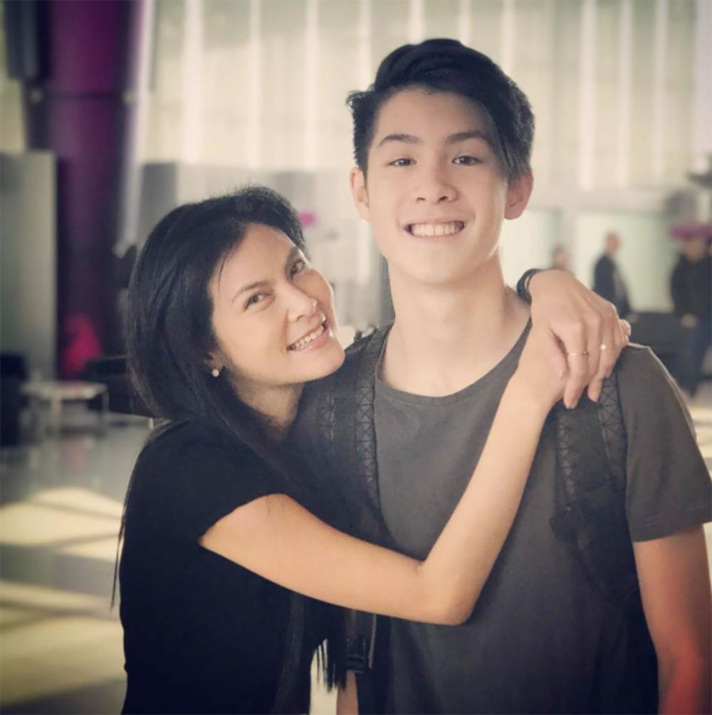 กับคุณแม่สุดที่เลิฟ