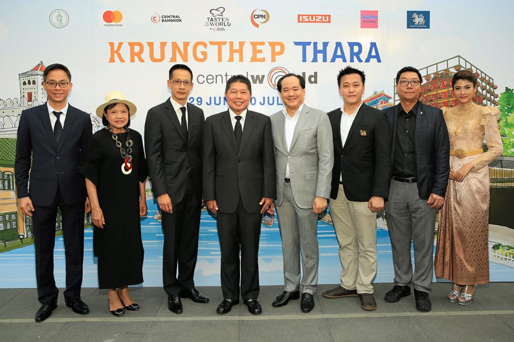 ของเจ๋ง ทวีศักดิ์ เลิศประพันธ์ และ ปกรณ์ พรรธนะแพทย์ จัด “กรุงเทพธารา” งานรวบรวม ของดีเด็ดจากตลาดน้ำทั่วกรุง ตลอดเดือน ก.ค. โดยมี โดนัลด์ ออง, สาระ ล่ำซำ, พินิต วงษ์ยี่กุล, วิชัย สินอนันต์พัฒน์ และ ราศรี บาเล็นซิเอก้า มาร่วมงานด้วย ที่เซ็นทรัลเวิลด์ วันก่อน.