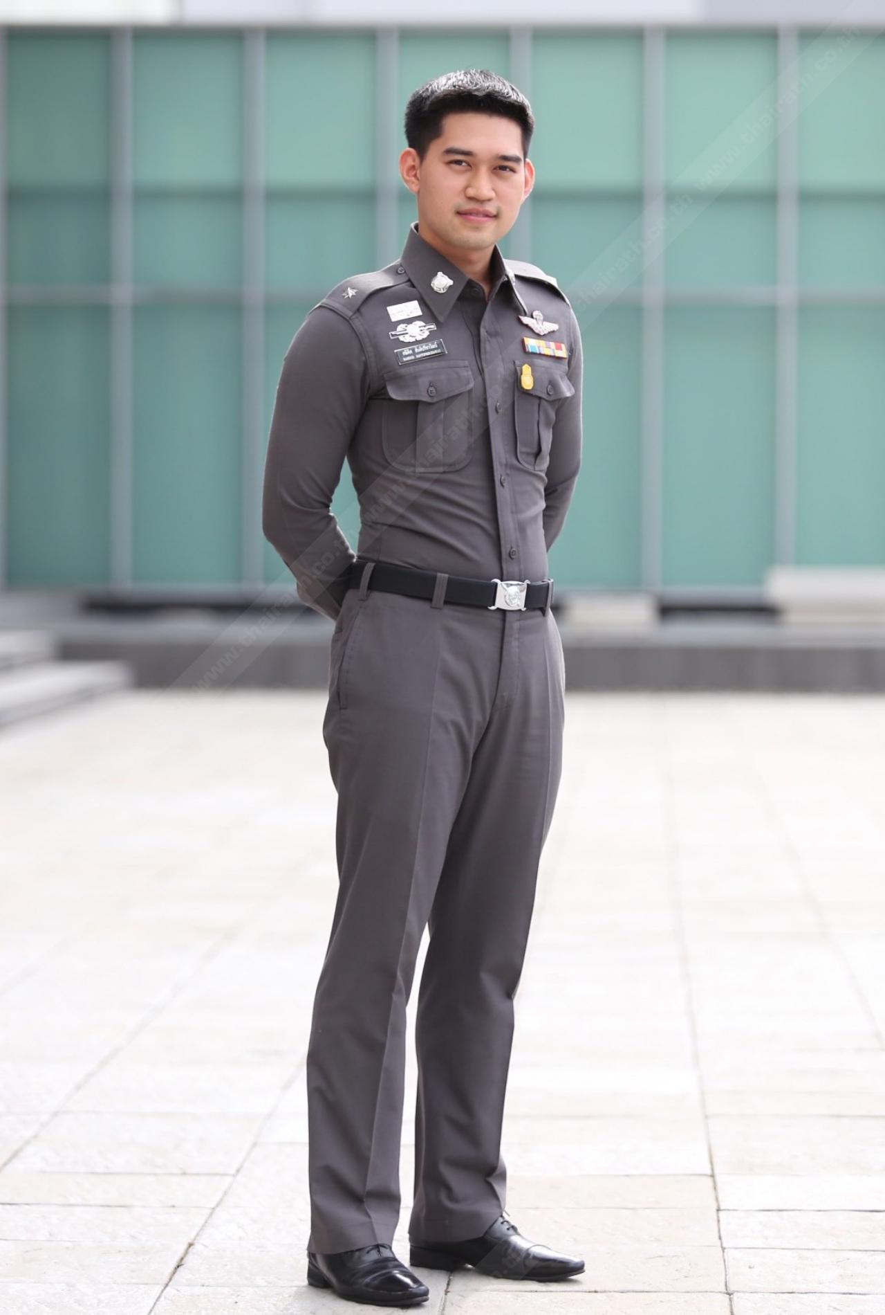 ร.ต.ต.กษิดิศ สันติปรีชาวัฒน์ อายุ 22 ปี