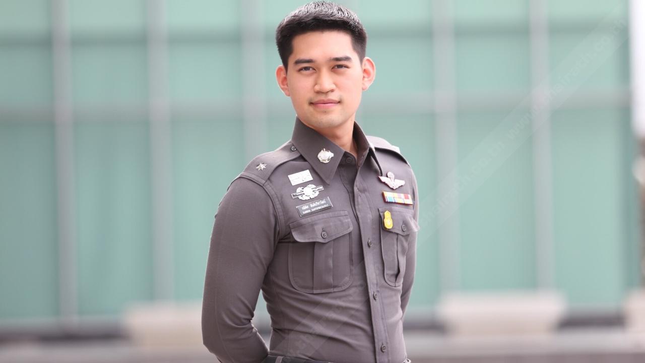 ร.ต.ต.กษิดิศ สันติปรีชาวัฒน์ อายุ 22 ปี