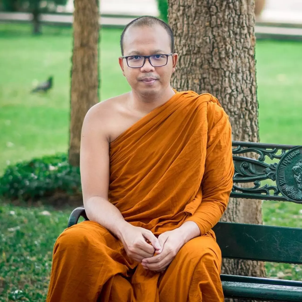 ชาวเน็ตข้องใจ! ญาติโยมถวายสุกี้ หมูกระทะ ชาบู ให้พระฉัน ผิดไหม?