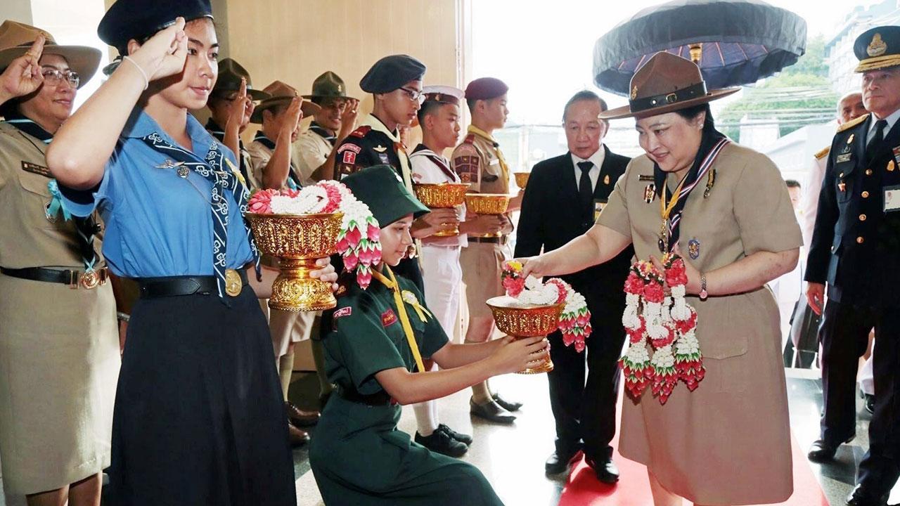 พระเจ้าวรวงศ์เธอ พระองค์เจ้าโสมสวลี พระวรราชาทินัดดามาตุ เสด็จแทนพระองค์ไปในพิธีทบทวนคำปฏิญาณและสวนสนามลูกเสือ เนื่องในวันคล้ายวันสถาปนาคณะลูกเสือแห่งชาติ ณ สนามศุภชลาศัยกรีฑาสถานแห่งชาติ เมื่อวันก่อน.