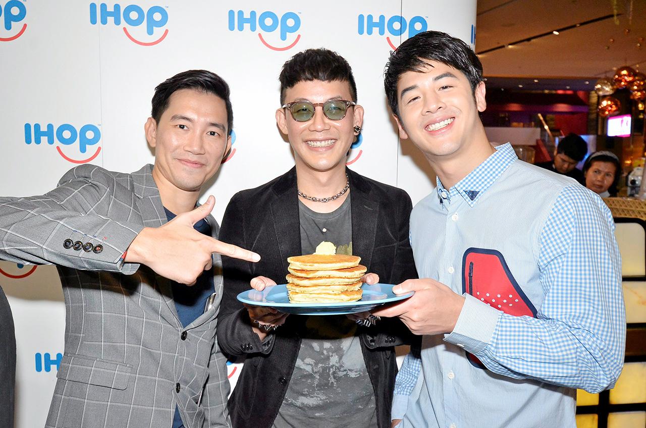 สาวกไอฮอป...นพ.ปวริศ ตั้งเรือนรัตน์, วราวุธ เลาหพงศ์ชนะ, วฤธ หงสนันทน์.