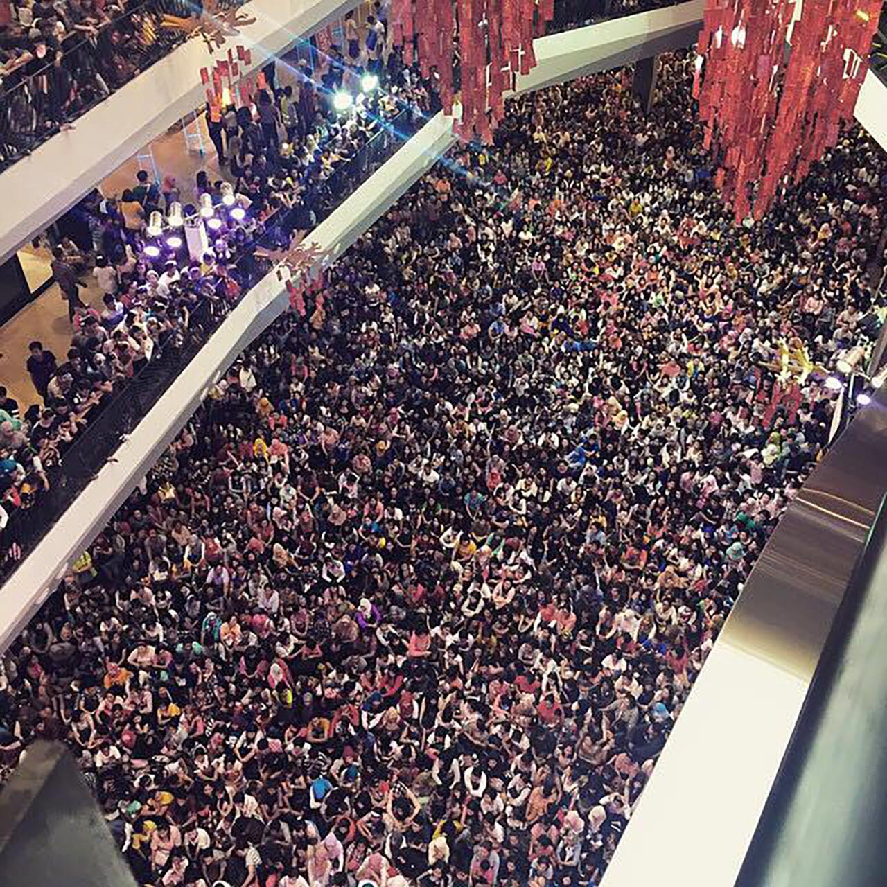 ภาพจากแฟนคลับอั้ม พัชราภา ออกงานที่หาดใหญ่