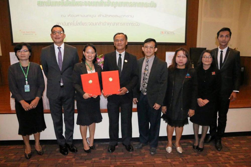 เรียนดีจริง ผศ.ดร.วัฒนชัย พงศ์นาค และ ดร.นาฎฤดี จิตรรังสรรค์ ลงนามในสัญญาความร่วมมือเพื่อให้นักเรียนโรงเรียนสาธิตบางนา ที่มีผลการเรียนดีเด่นได้ศึกษาต่อที่สถาบันเทคโนโลยีพระจอมเกล้าเจ้าคุณทหารลาดกระบัง โดยมี พันธ์นิวัติ ศรีไกรวิน มาร่วมในพิธีด้วย ที่ สจล. วันก่อน.