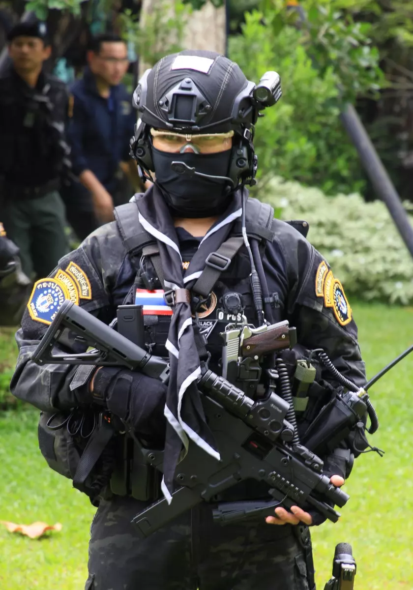 มันก็โหดๆหน่อย ส่องคอมมานโดซุ่มเงียบๆ จัดหนักไอเท็มเพียบไม่แพ้ชาติใด