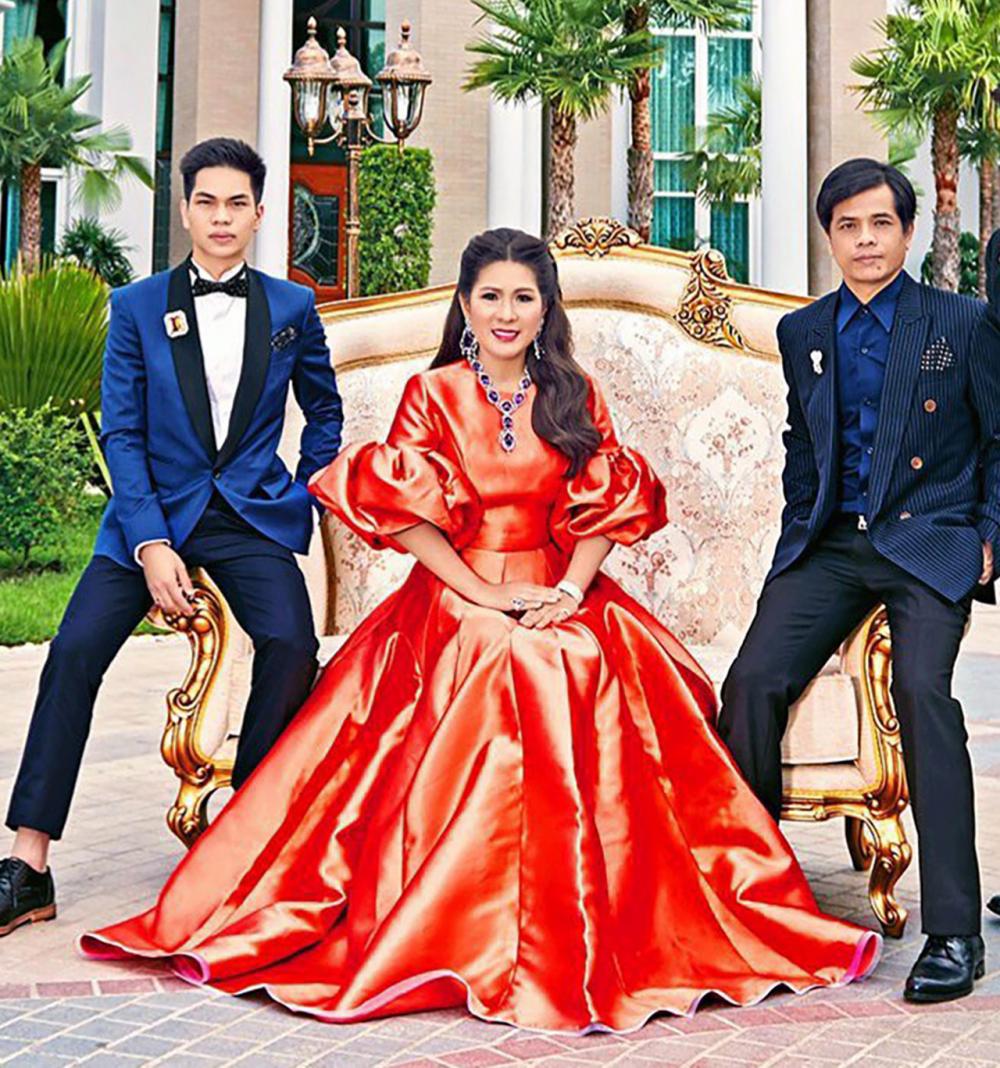 คุณผ่องพรรณ