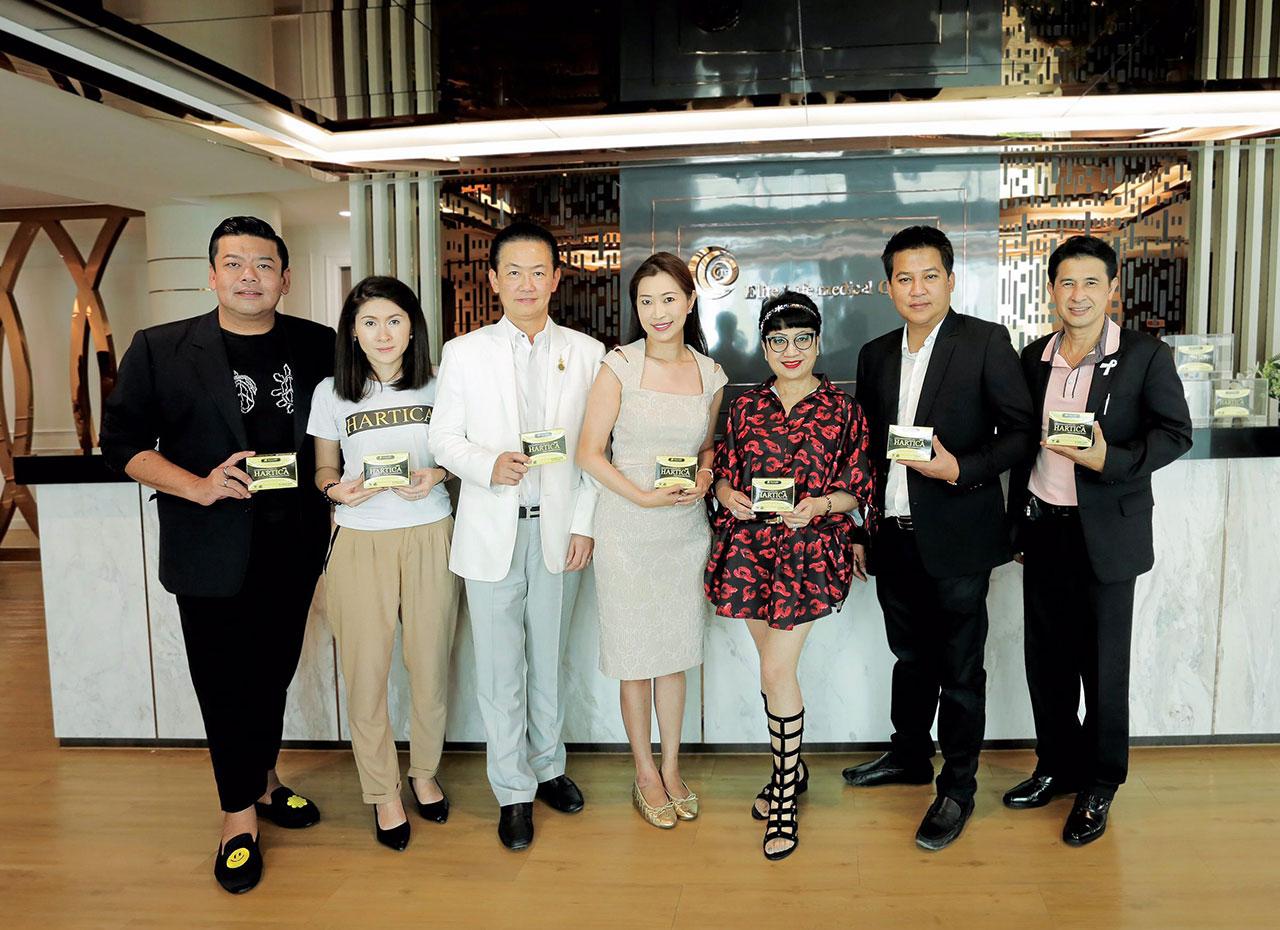 หายห่วงจ้า ณฐภัทร สุวรรณโน เปิดโครงการ “ท้าพิสูจน์สุขภาพดีกับฮาร์ทิกา” เพื่อเชิญลูกค้าวีไอพีตรวจเช็กสุขภาพกับ นพ.สมโภช นิปกานนท์ โดยมี นันทวัน แสงธรรมกิจกุล, สาธิกกีรติ แสงพุฒ และ ประเสริฐศักดิ์ รัตนวงศ์ มาร่วมงานด้วย ที่สถาบันอีลิท ไลฟ์ เมดิคอล เซ็นเตอร์ วันก่อน.