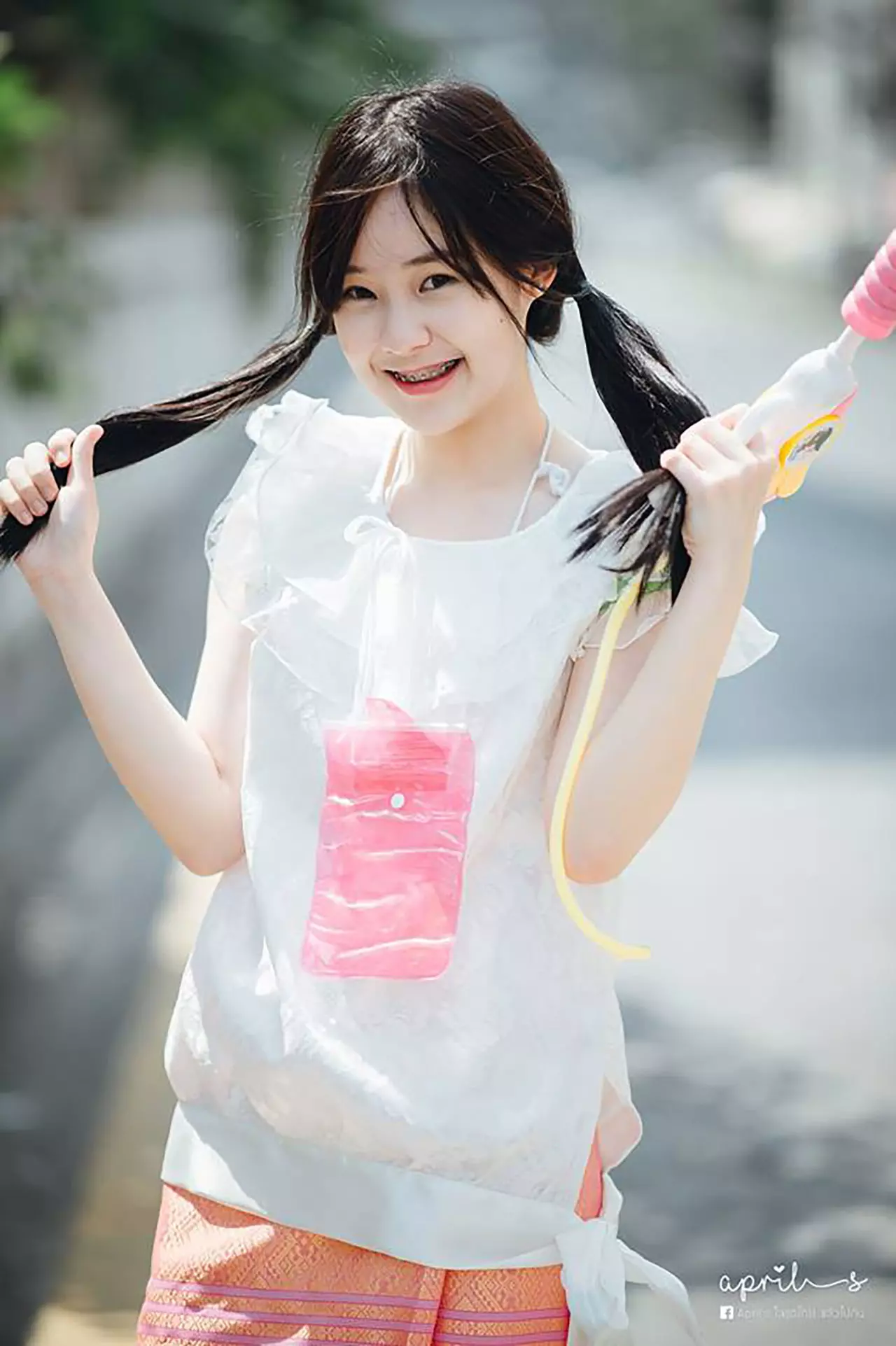 น่ารัก ไม่โป๊! แชร์กระจายรับสงกรานต์ ภาพสาวน้อยใส่ชุดไทย ใสๆวัยรุ่นชอบ