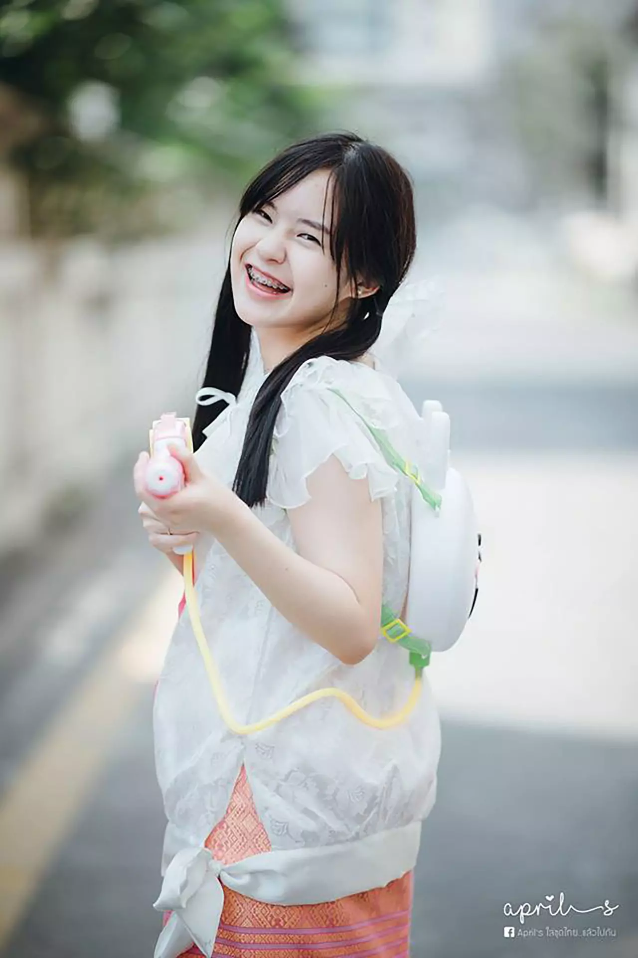 น่ารัก ไม่โป๊! แชร์กระจายรับสงกรานต์ ภาพสาวน้อยใส่ชุดไทย ใสๆวัยรุ่นชอบ