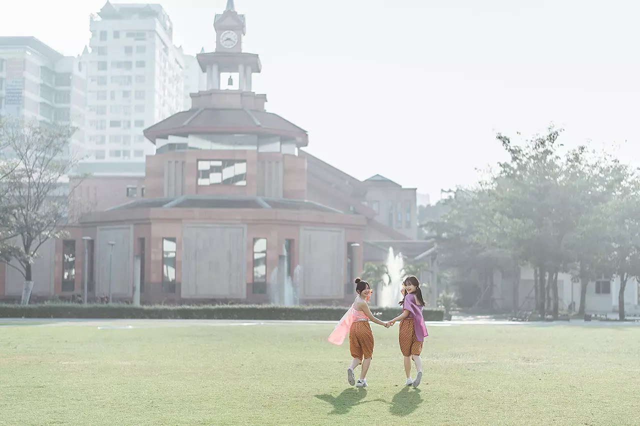 น่ารัก ไม่โป๊! แชร์กระจายรับสงกรานต์ ภาพสาวน้อยใส่ชุดไทย ใสๆวัยรุ่นชอบ