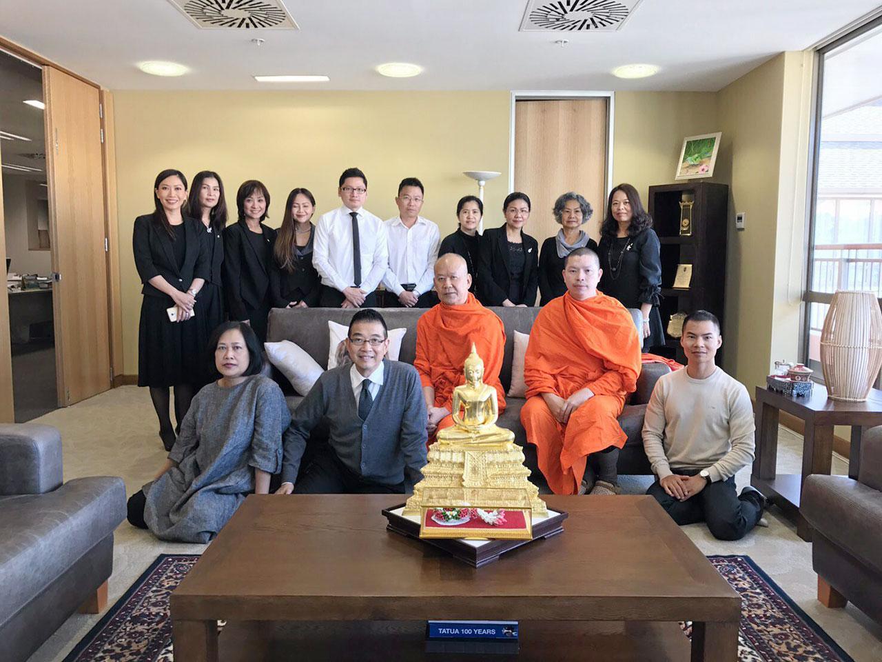 เยี่ยมเยียน พระพรหมสิทธิ ประธาน สนง.กำกับดูแลพระธรรมทูตไปต่างประเทศ กก.มหาเถรสมาคมและเจ้าอาวาสวัดสระเกศ ไปเยี่ยม สอท. ณ กรุงเวลลิงตัน นิวซีแลนด์ มี มาริษ เสงี่ยมพงษ์ ออท.ต้อนรับ.
